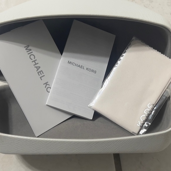 BRAND NEW Michael Kors aviators - Picture 2 of 2